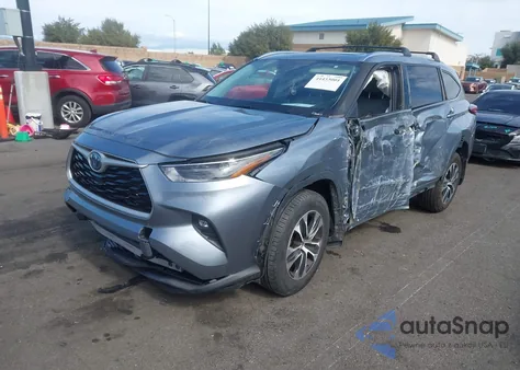 2021 Toyota Highlander Hybrid Xle z USA, uszkodzony, nr VIN 5TDHARAHXMS008862
